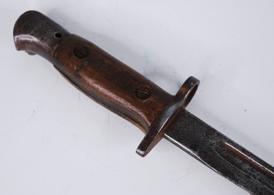 Lot 46 - A British 1907 pattern bayonet, the 43cm...
