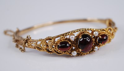 Lot 2185 - A Victorian style 9ct gold, garnet and seed...