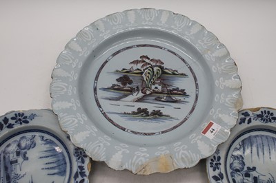 Lot 44 - An 18th century Bristol Delftware charger,...