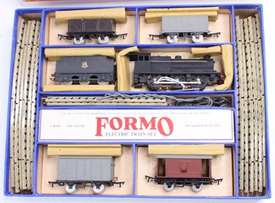 Lot 709 - Formo electric 00 gauge 3-rail Train set...