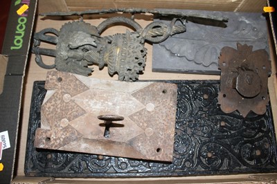 Lot 85 - Miscellaneous items to include an antique iron...