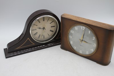 Lot 87 - A collection of vintage clocks and barometers