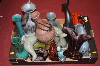 Lot 175 - A collection of ceramics to include Blue...