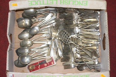 Lot 184 - A collection of mixed plated flatware