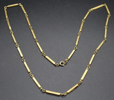 Lot 424 - A gilt metal long bar link guard chain, 74cm