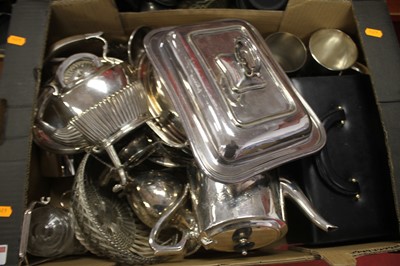 Lot 307 - A collection of silver plated wares, to...