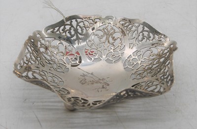 Lot 318 - A George VI silver bonbon dish of pierced...