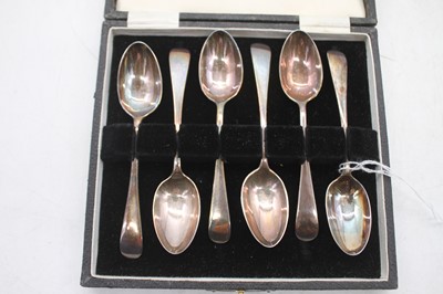 Lot 339 - A set of six George V silver tea spoons in...