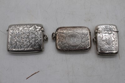 Lot 350 - An Edwardian silver vesta of hinged...