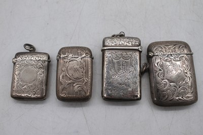 Lot 365 - An Edwardian silver vesta of hinged...