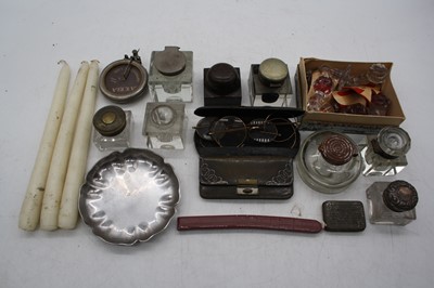 Lot 376 - A collection of miscellaneous items to include...