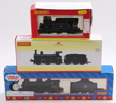 Lot 286 - A Hornby Railways boxed locomotive group to...