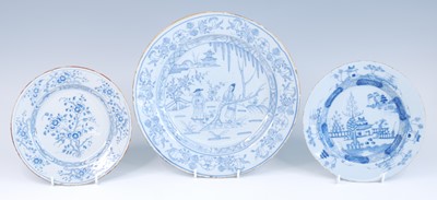 Lot 2082 - A Liverpool blue and white delftware charger,...