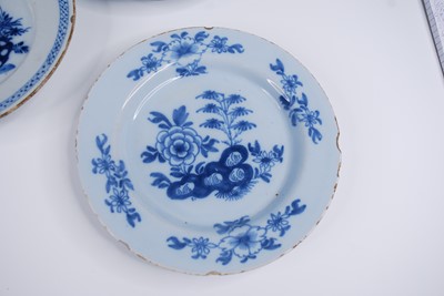 Lot 2098 - A matched set of five English blue and white...