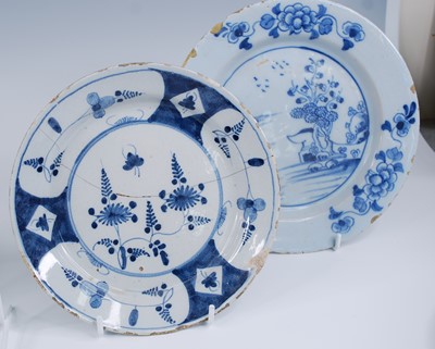 Lot 2104 - A matched set of three English blue and white...