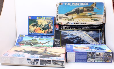 Lot 963 - A box containing 6 mixed aircraft kits, with...