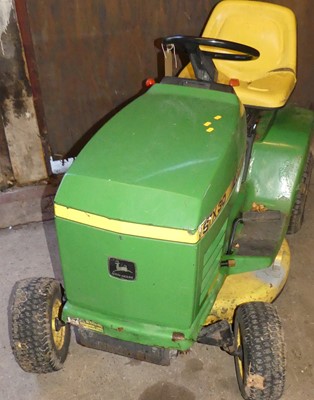 Lot 1191 - A John Deere STX30 petrol driven ride-on lawn...