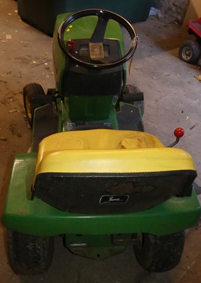 Lot 1191 - A John Deere STX30 petrol driven ride-on lawn...