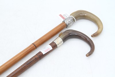 Lot 132 - An early 20th century walking stick, the...