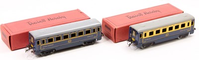 Lot 139 - Two Train Serie Hornby bogie coaches: Voiture...