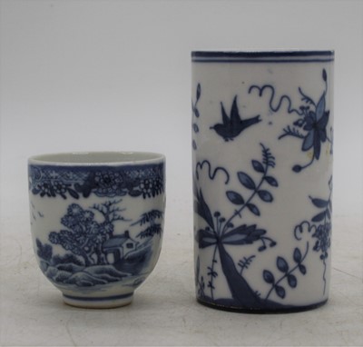 Lot 184 - An 18th century Chinese blue and white...