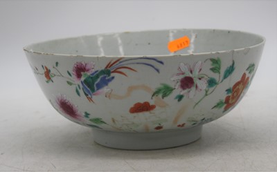 Lot 135 - An 18th century Chinese export porcelain bowl,...