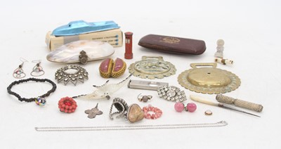 Lot 388 - Miscellaneous items to include horse brasses,...