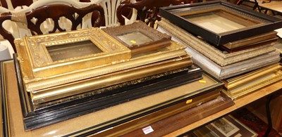 Lot 1095 - Assorted late 19th century and later picture...