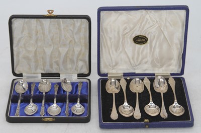 Lot 418 - A set of six Edward VII silver teaspoons,...