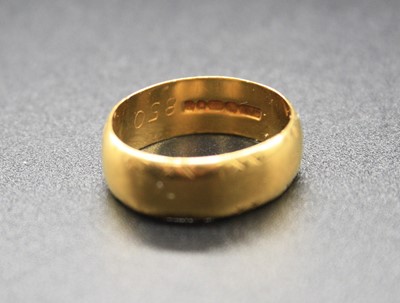 Lot 342 - A 22ct gold wedding band, sponsor S&W, 5.7g,...