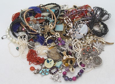 Lot 364 - A large quantity of costume jewellery, to...