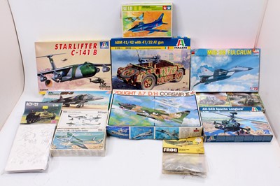 Lot 940 - One box containing 12 various mixed scale...