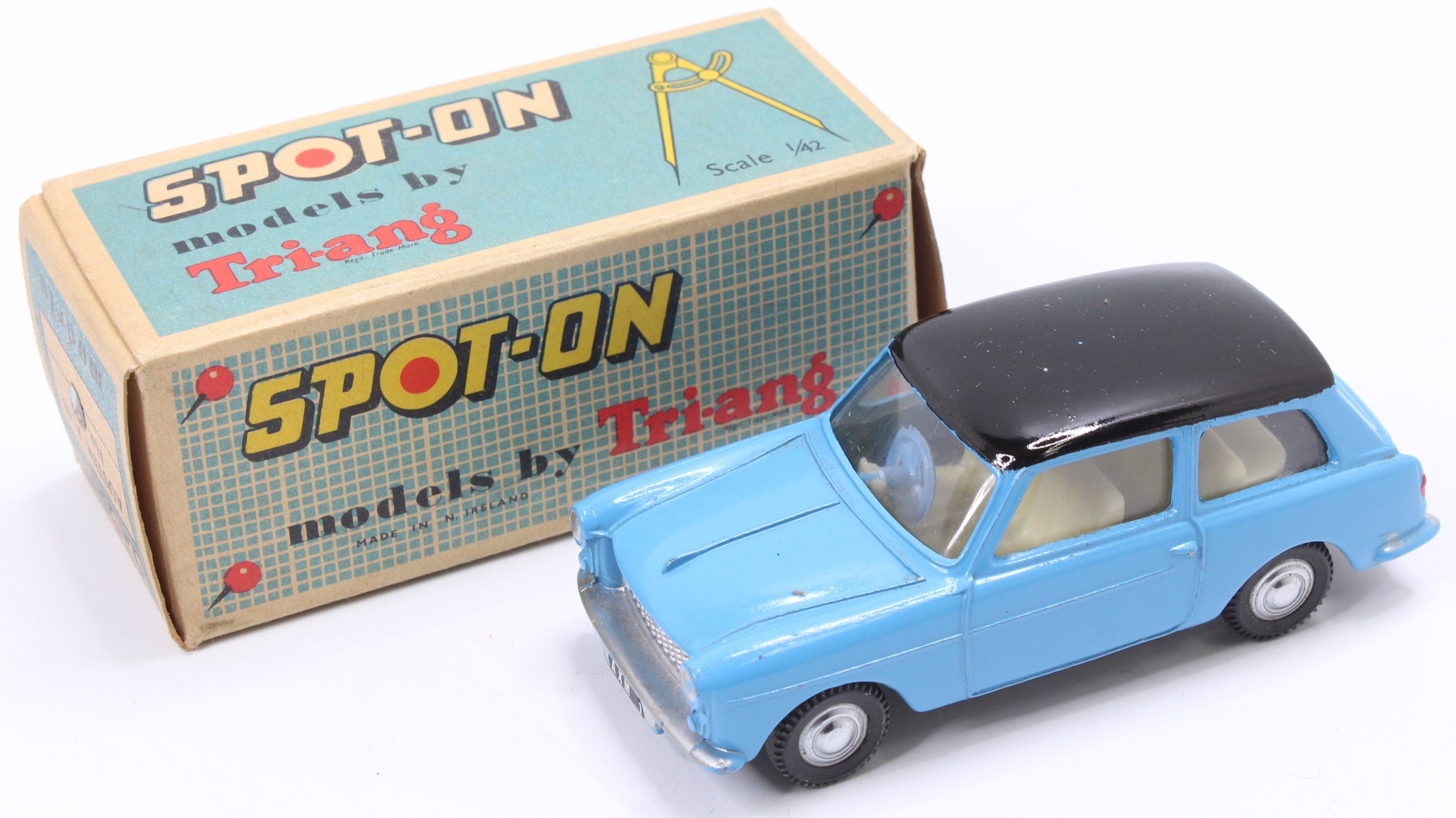 Lot 1605 - Spot-On models by Triang No. 154 Austin A40