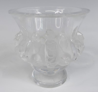 Lot 141 - A contemporary Lalique heavy crystal glass...