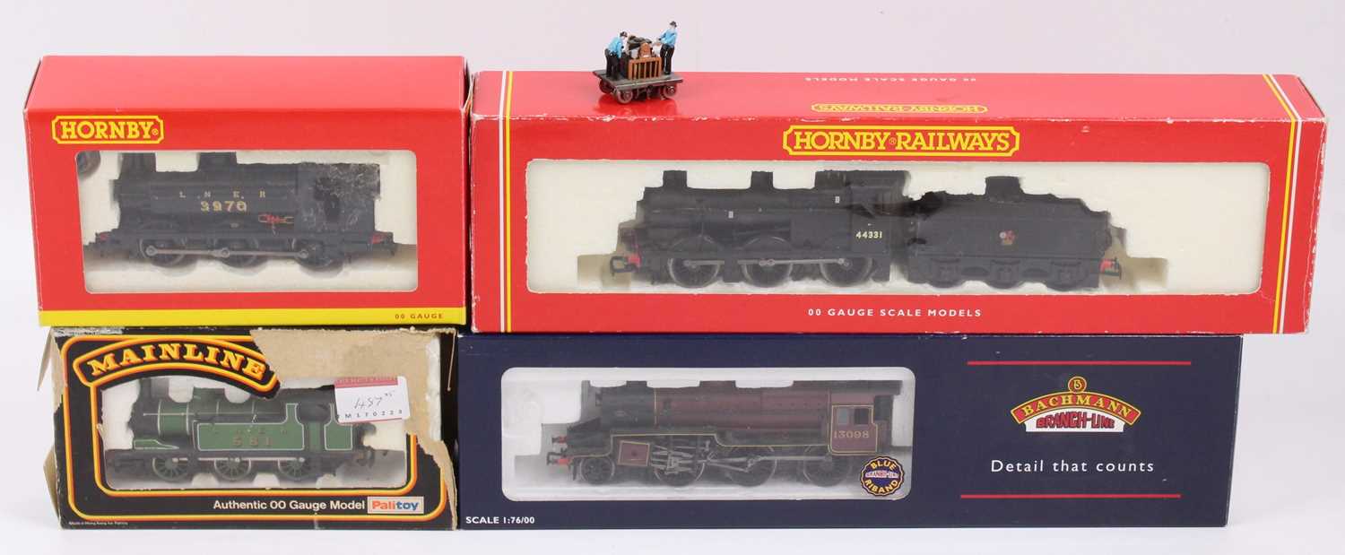 Lot 487 - Four locos and a ‘Dandy Car.’ Bachmann...