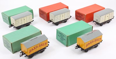 Lot 115 - Five Hornby No.50 wagons: two Saxa (E) green...