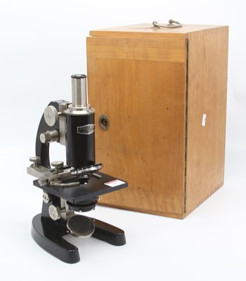 Lot 35 - A mid 20th century German microscope by P...
