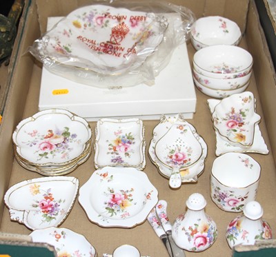 Lot 75 - A collection of Royal Crown Derby 'Derby...