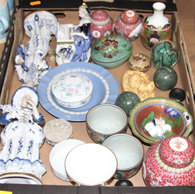 Lot 82 - A collection of oriental and other ceramics