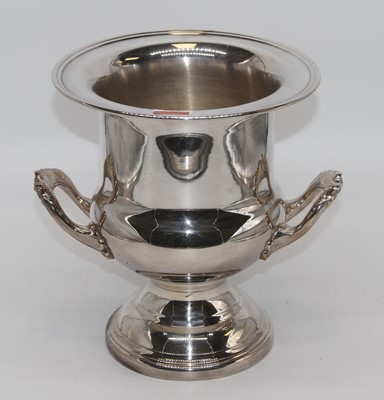 Lot 329 - A modern silver plated ice bucket, of campagna...