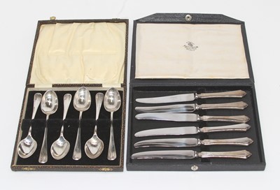 Lot 341 - A set of six George VI silver teaspoons in a...