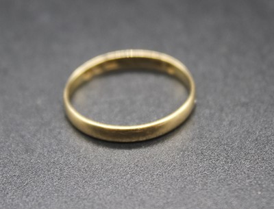 Lot 440 - A Victorian 18ct gold wedding band, 1.4g, size N