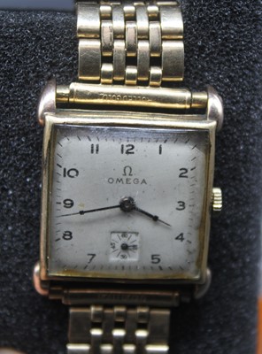 Lot 456 - A gent's Omega gilt metal cased manuel wind...