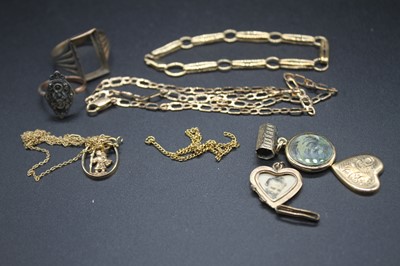 Lot 462 - Assorted principally 9ct gold jewellery, to...