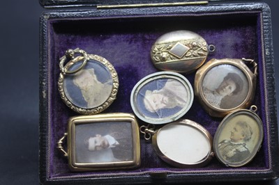 Lot 463 - A collection of Victorian and later 9ct gold,...