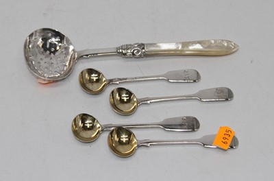 Lot 370 - A set of 4 Victorian silver salt spoons, each...