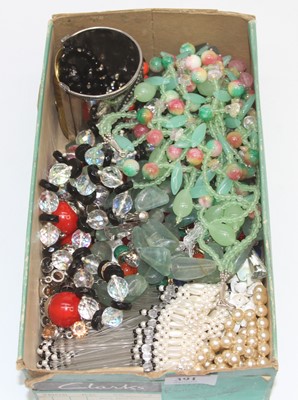 Lot 391 - A box of miscellaneous costume jewellery to...