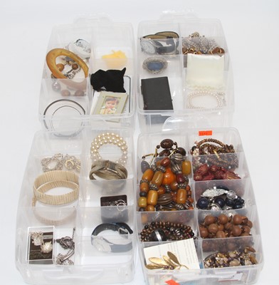 Lot 503 - A collection of miscellaneous items to include...