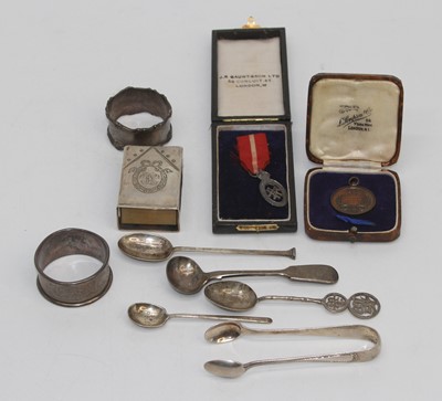 Lot 507 - A small collection of miscellaneous items to...