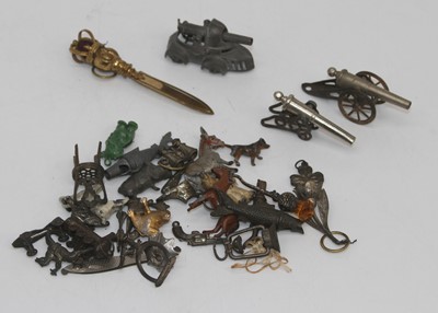 Lot 509 - A small collection of miscellaneous items to...